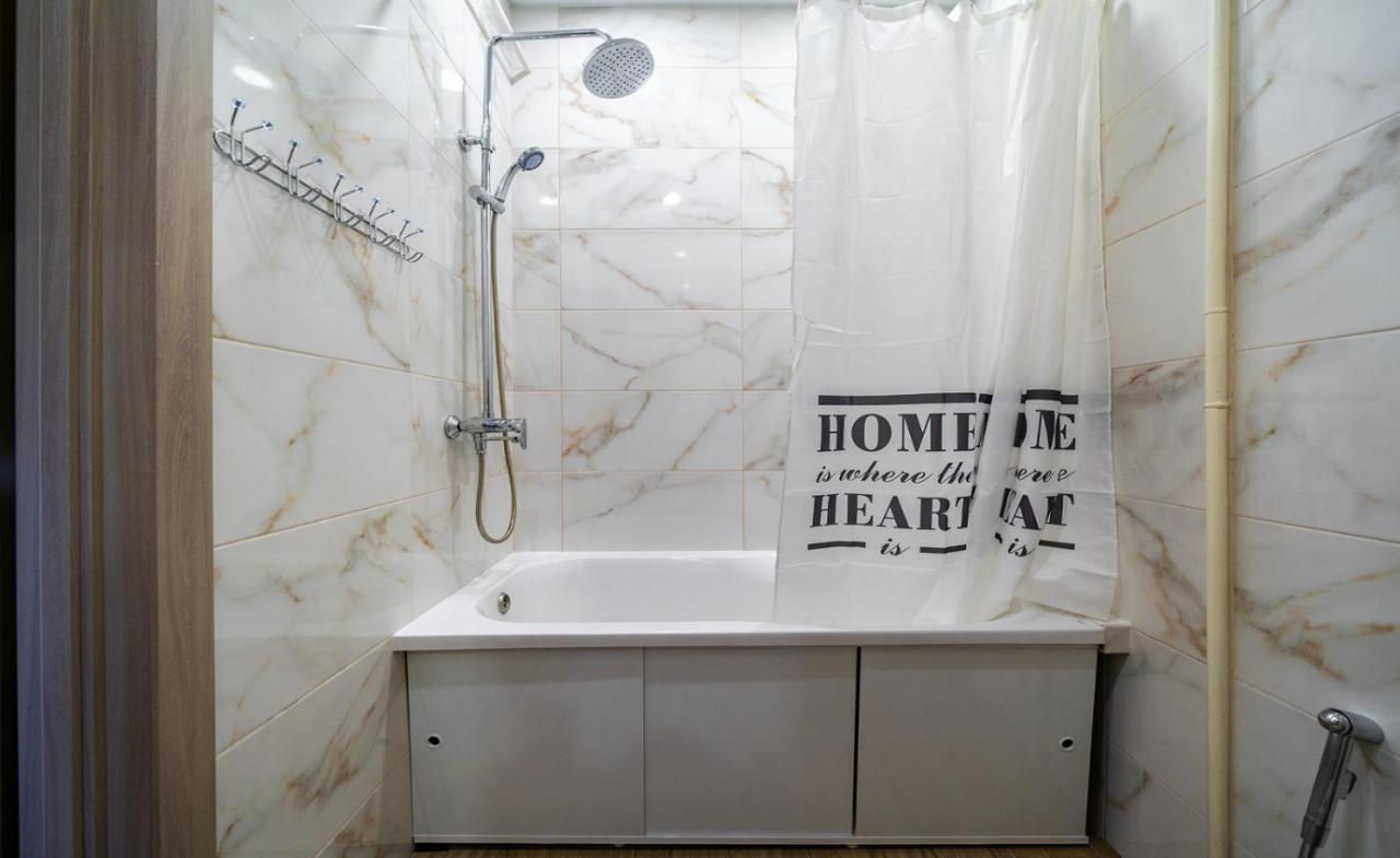 Apartment In The Heart Of Chernigov ภายนอก รูปภาพ